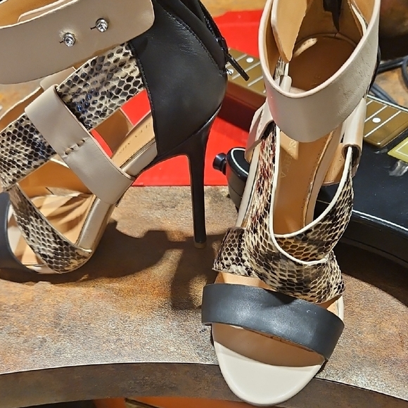 Badgley Mischka Snakeskin and Black Heels - Picture 1 of 8